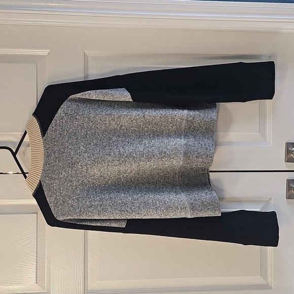 NWT Sweet Romeo Colorblock Crew Neck Pullover Sweater Large - Picture 7 of 15